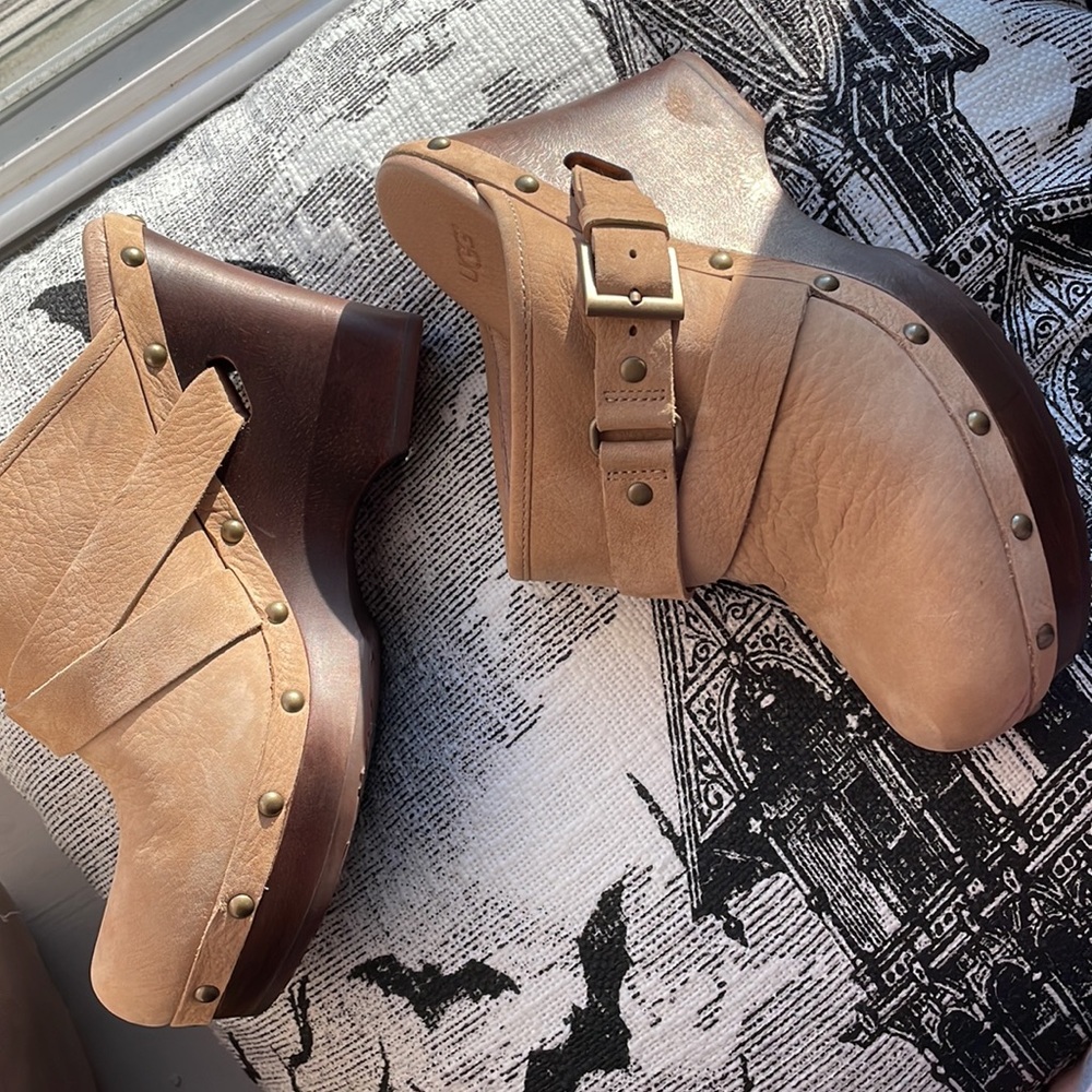 Uggs Clogs - image 5